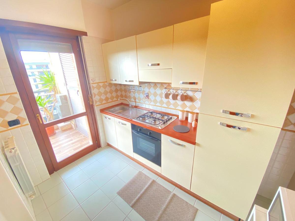 Golden Hour Apartment - Panoramic Terrace فيوميتشينو المظهر الخارجي الصورة