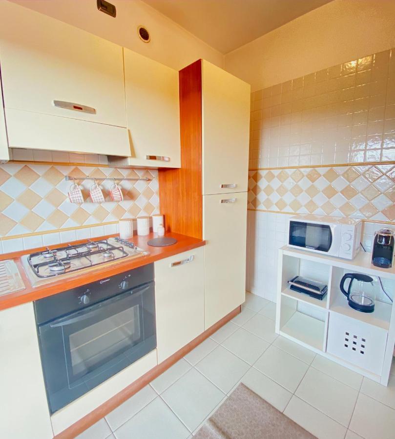 Golden Hour Apartment - Panoramic Terrace فيوميتشينو المظهر الخارجي الصورة