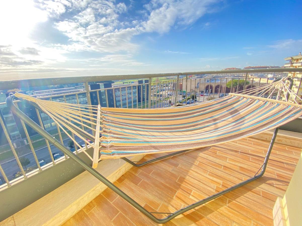 Golden Hour Apartment - Panoramic Terrace فيوميتشينو المظهر الخارجي الصورة