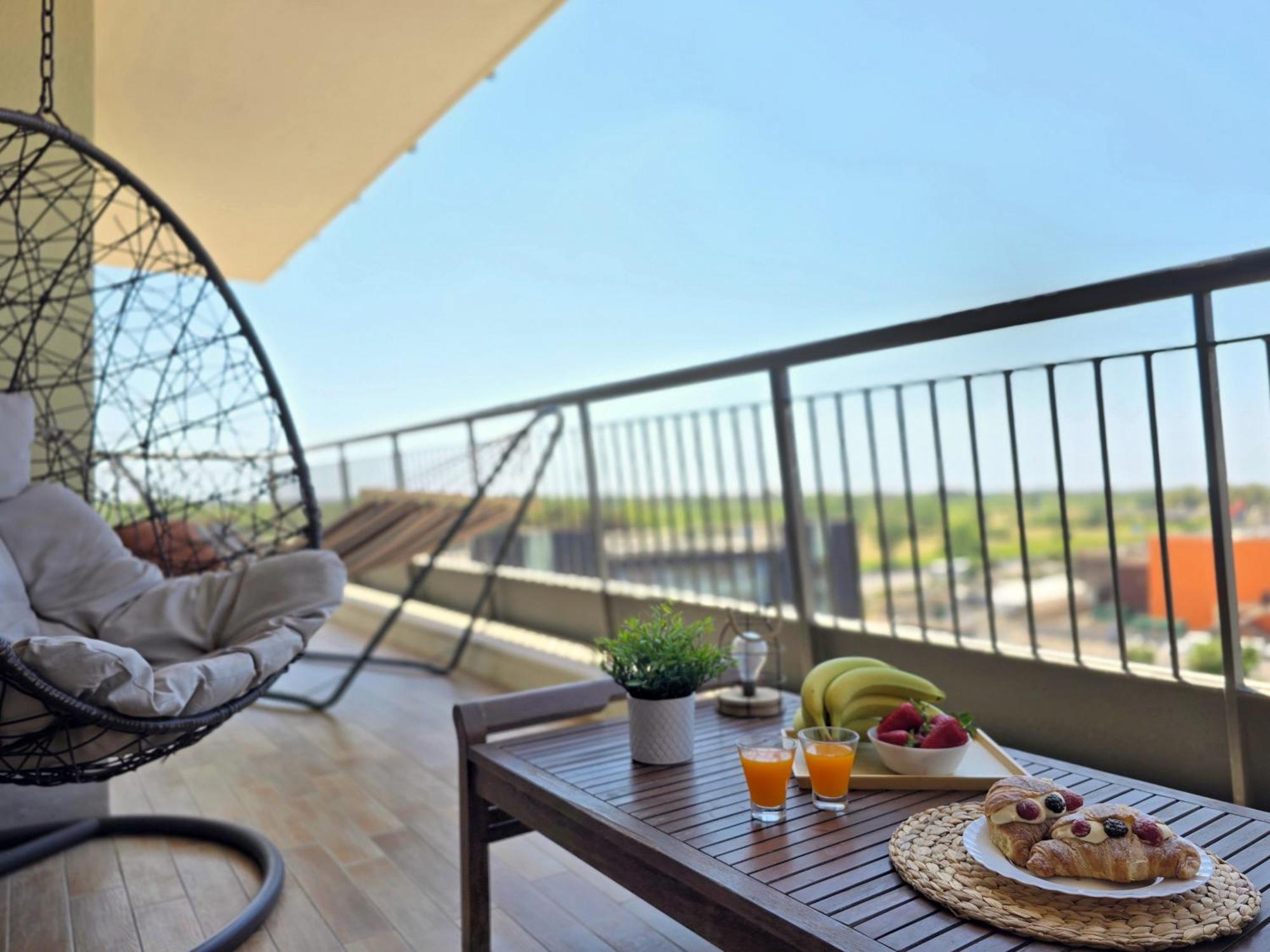 Golden Hour Apartment - Panoramic Terrace فيوميتشينو المظهر الخارجي الصورة